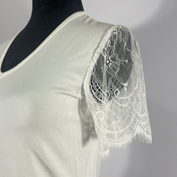 Tahari white T, V neck, with lace, sheer short sleeves, XS - Picture 11 of 12